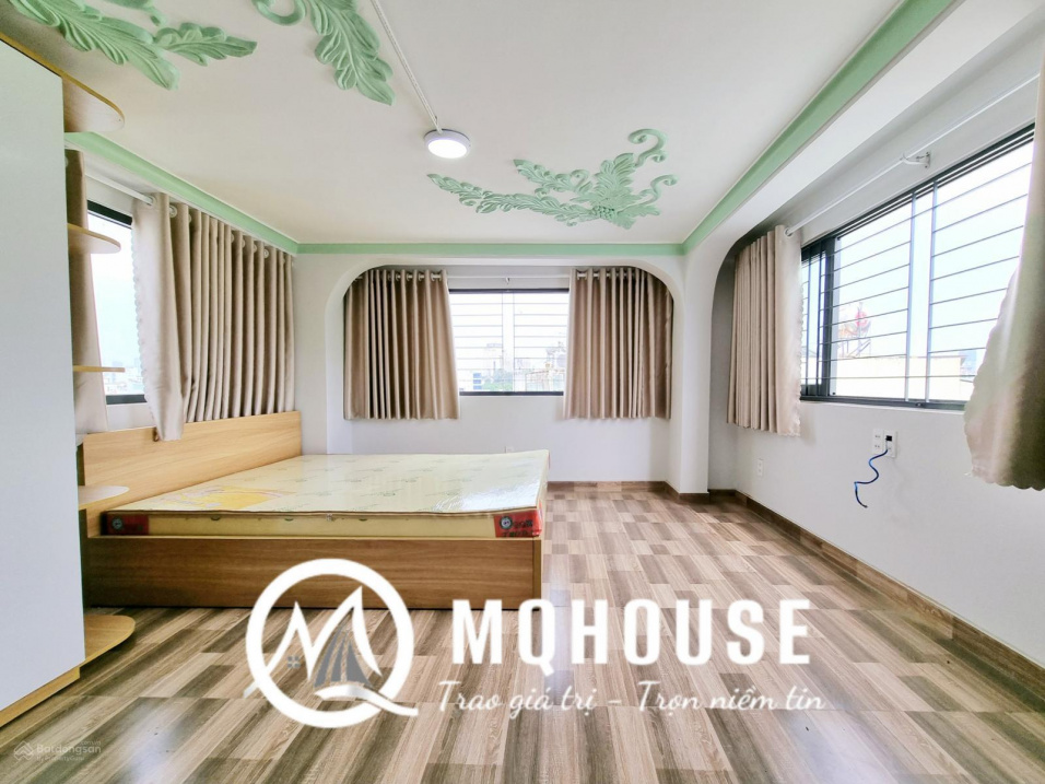 Modern 2BR Apartment with Balcony in District 3