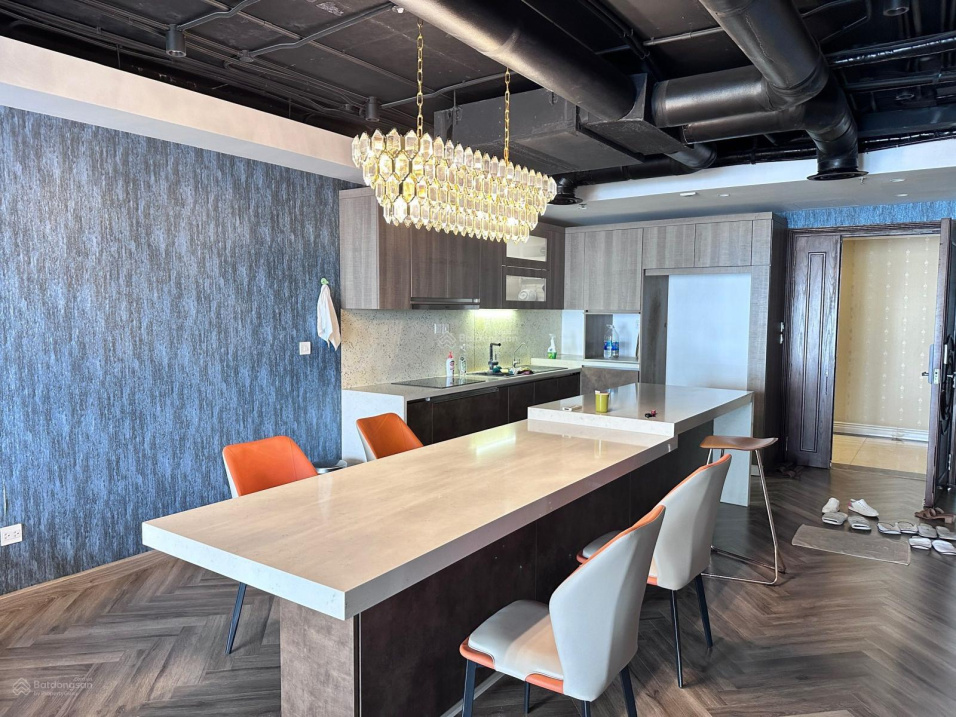 Luxurious 3BR Apartment with Designer Interior