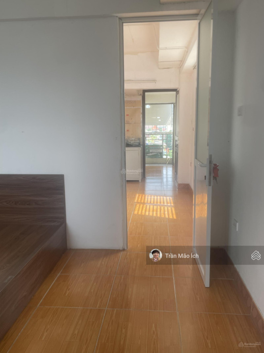 Spacious 46m² Split Room with Natural Light
