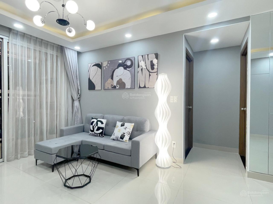 Spacious 2-Bedroom Apartment at Bảy Hiền Tower with Modern Design