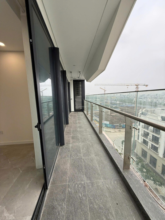 2-Bedroom Apartment in Sunshine Green Iconic, Long Bien District