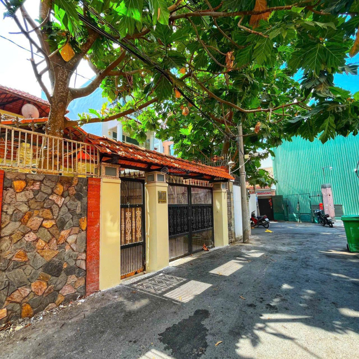 Rental house in Dien Bien Phu, District 10, near Cao Thang
