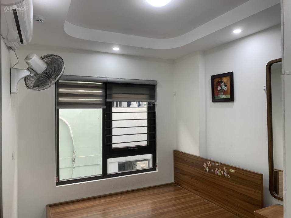 Modern Apartment with Elevator in Central Location
