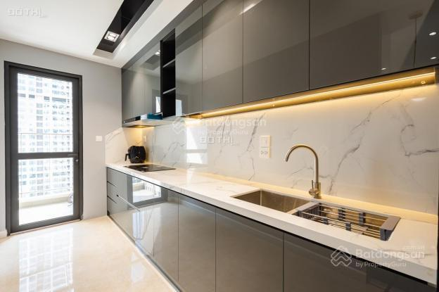 Modern 2-Bedroom Apartment with City Views