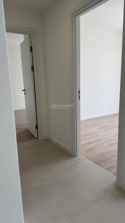 Urban Green luxury apartment for rent, green living in the heart of the city price 10.5 million 2BR contact: 0886 277 ***