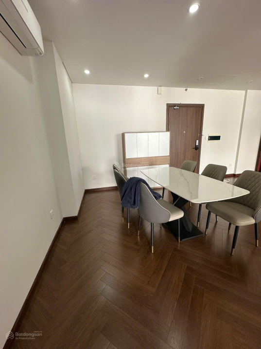 Spacious 3-Bedroom Apartment with Modern Design