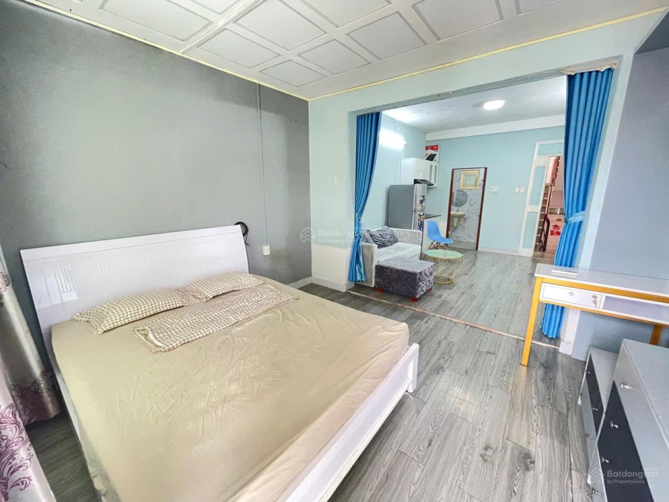Modern Studio Apartment with Kitchenette in District 1