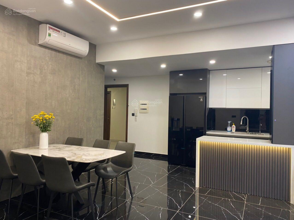 Modern Berriver Long Bien Apartment with Pool