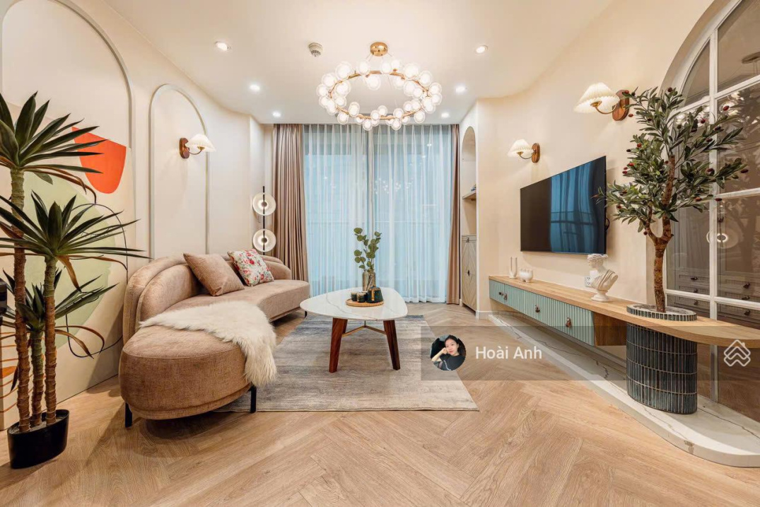 2-Bedroom Apartment in Sunshine City with Modern Design
