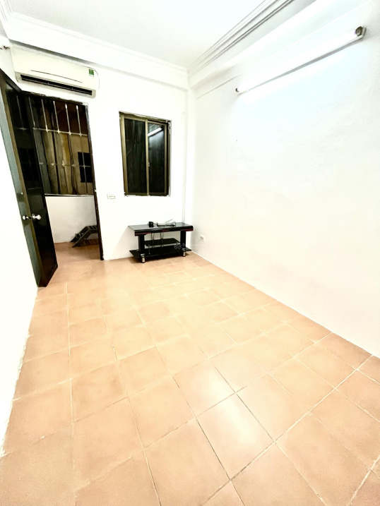 Spacious Townhouse Near Schools and Markets