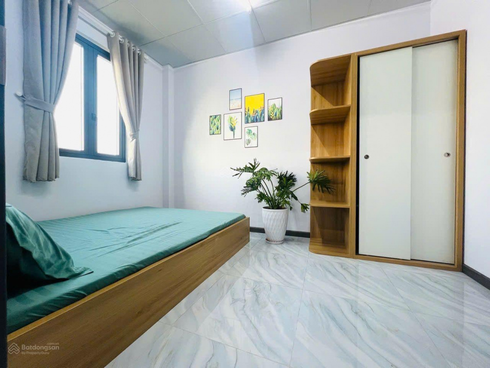 Modern 1-Bedroom Apartment with Elevator Access