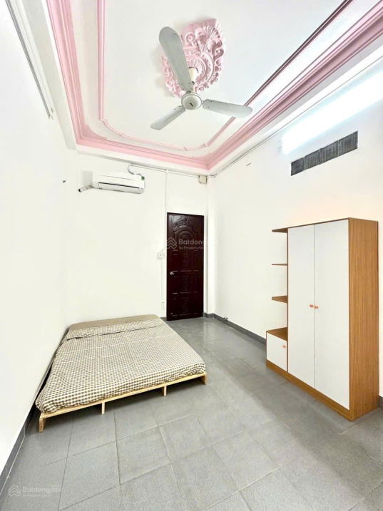 Minimalist Studio with Modern Finishes in District 3