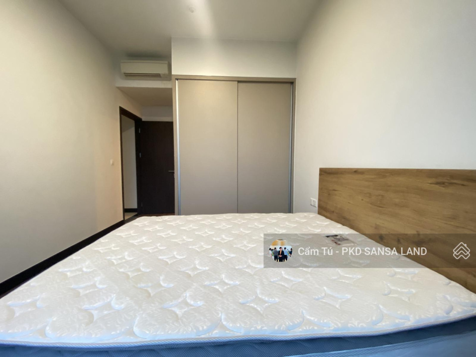 Modern 2-Bed Empire City Apartment with Views