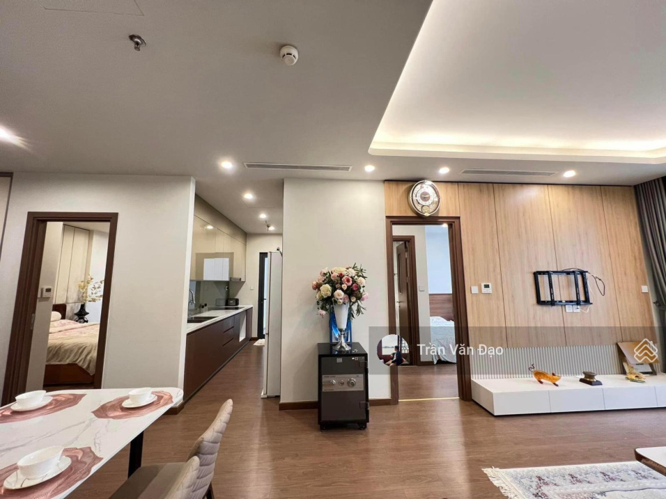 Modern 2-Bed Apartment with City Views in Gloria