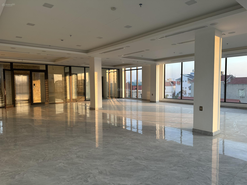 Modern 8-Floor Building with Commercial and Residential Space
