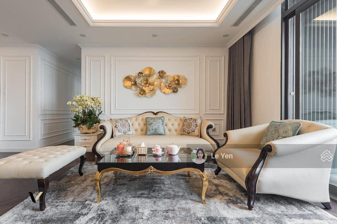 Luxurious 3-Bedroom Apartment with Lake View