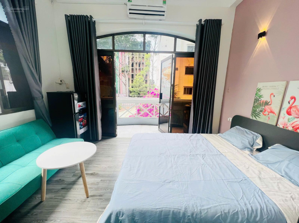 Modern 1-Bedroom Apartment with Balcony in District 1