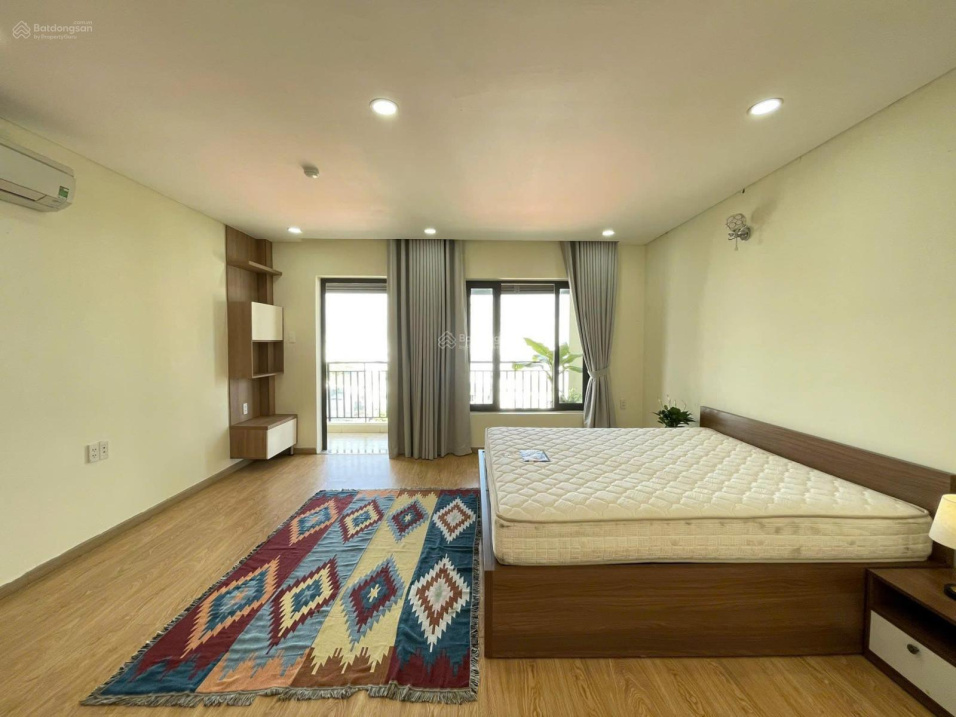 Modern 80m² Apartment in Oriental Plaza
