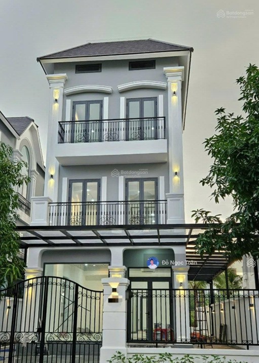 Riverside Villa in Vinhomes District 9
