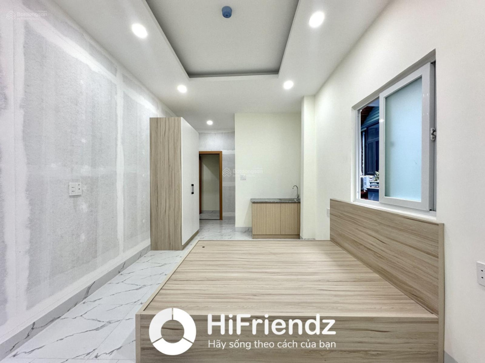 Modern Studio Apartment with Balcony in District 1