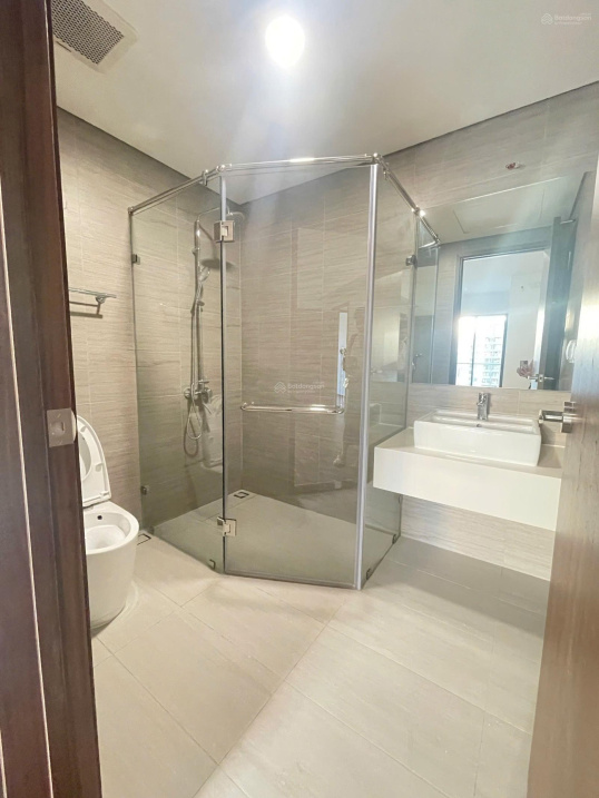 Modern 80m² Apartment with 2 Bedrooms Akari City