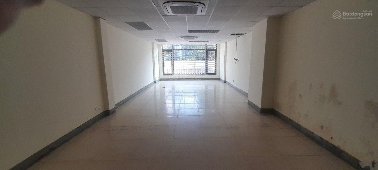 4-Floor Townhouse with 500m² Commercial Space