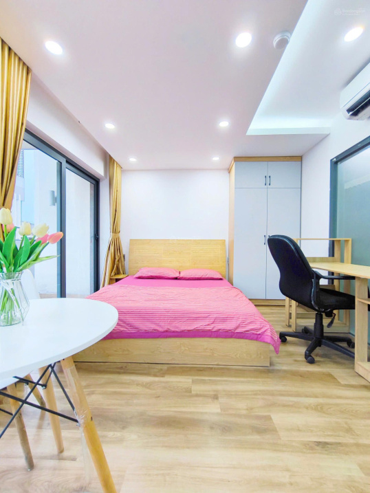 Modern Studio Apartment with Full Amenities