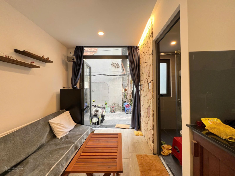 Modern 30m² Studio with Garden Near Le Van Sy
