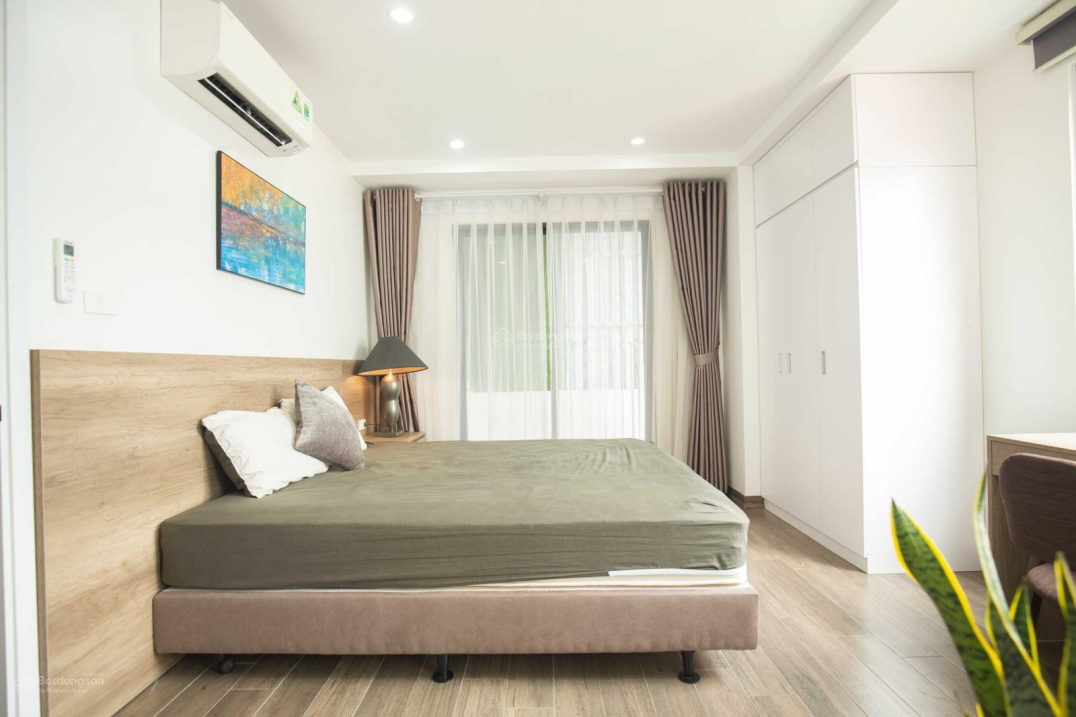 Modern 1-Bedroom Apartment with City View