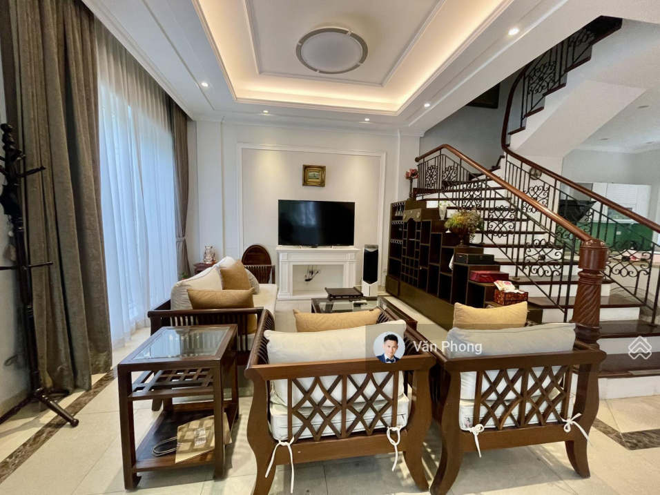 Luxury Villa in Vinhomes Riverside, Hanoi