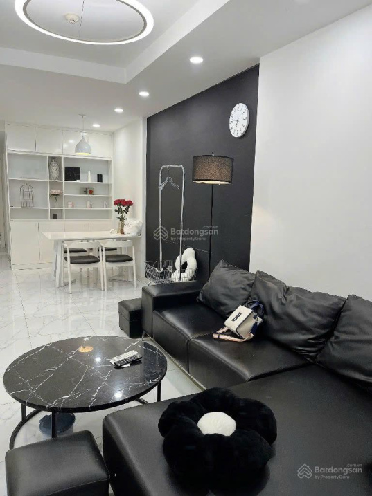 Modern 2-3 Bedroom Apartment at IRIS GARDEN