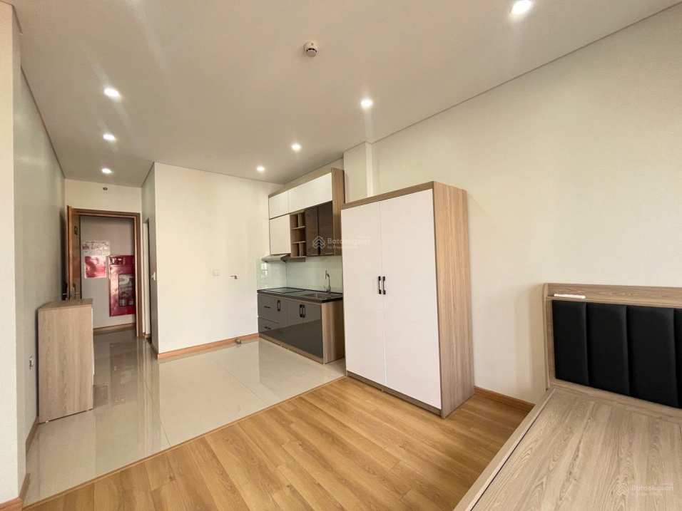 Modern Studio Apartment with Private Washing Machine