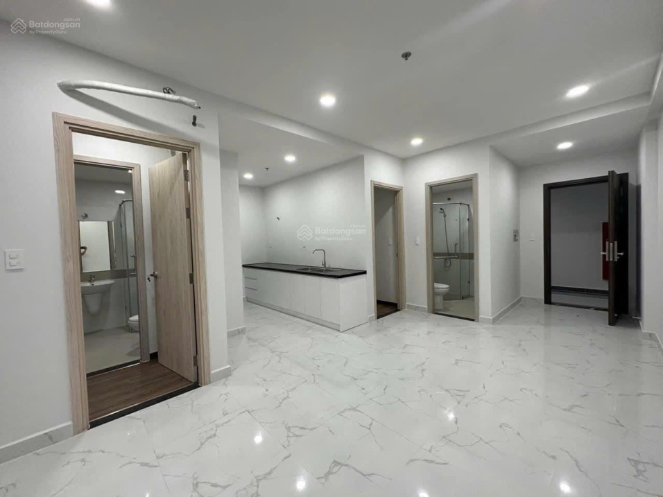 Modern Two-Bedroom Apartment Near Vincom Di An