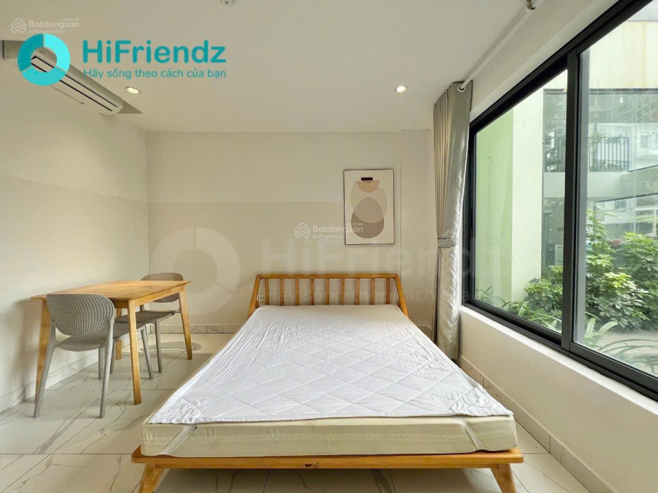 Modern Studio with Large Windows in District 2