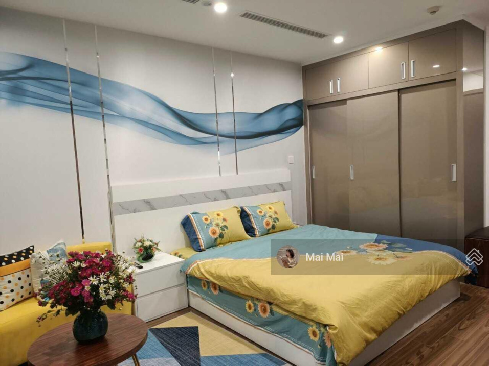Fully Furnished Studio Apartment at Vinhomes Wespoint
