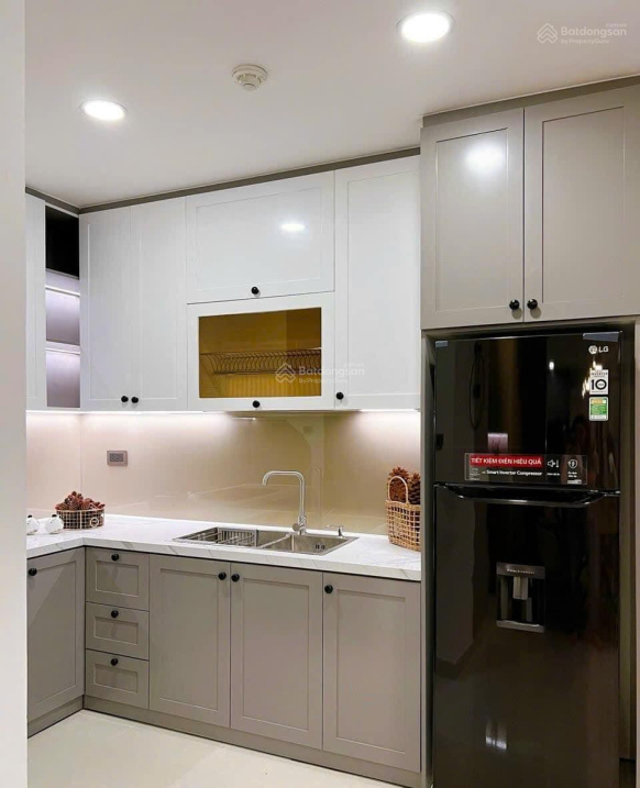 Spacious 3-Bedroom Flemington Apartment with Modern Design