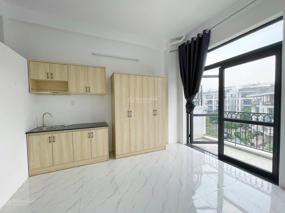 Modern Apartment with Balcony in Van Phuc City