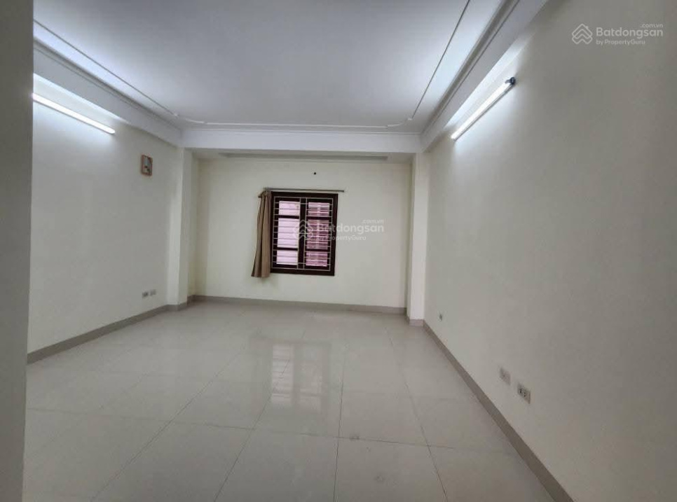 Spacious 4-Floor House on 30m Wide Street