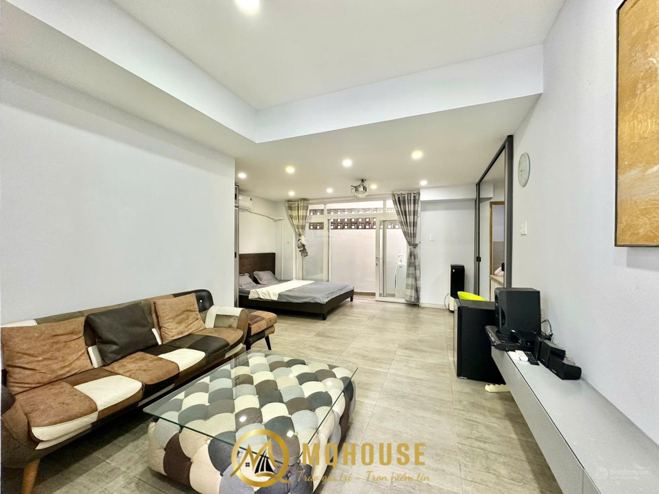Modern 70m² Apartment Near Tan Dinh Market