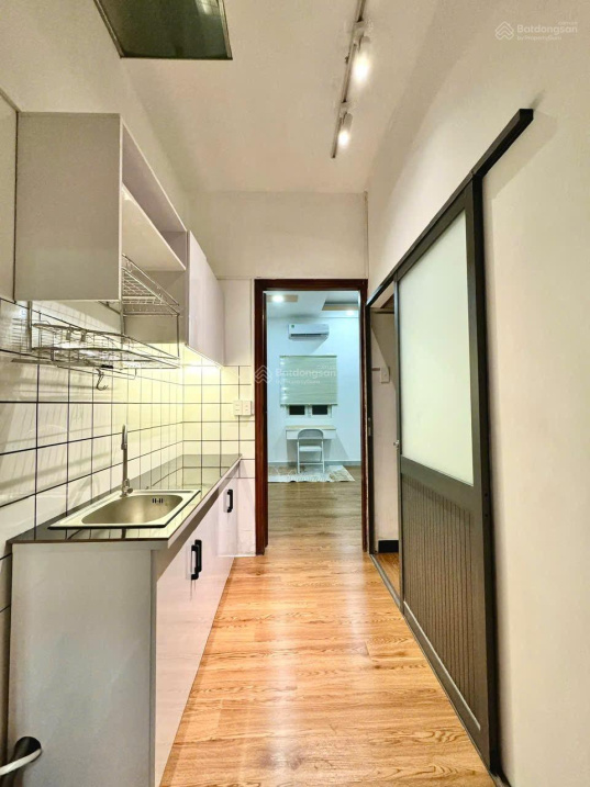 Modern Studio with Full Premium Furnishings