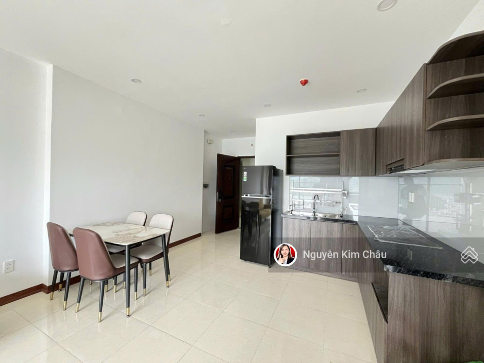 Modern 2-Bedroom Apartment with Sea View