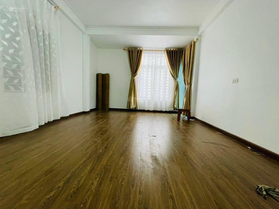 5-Floor House with Kitchen in Hoang Quoc Viet
