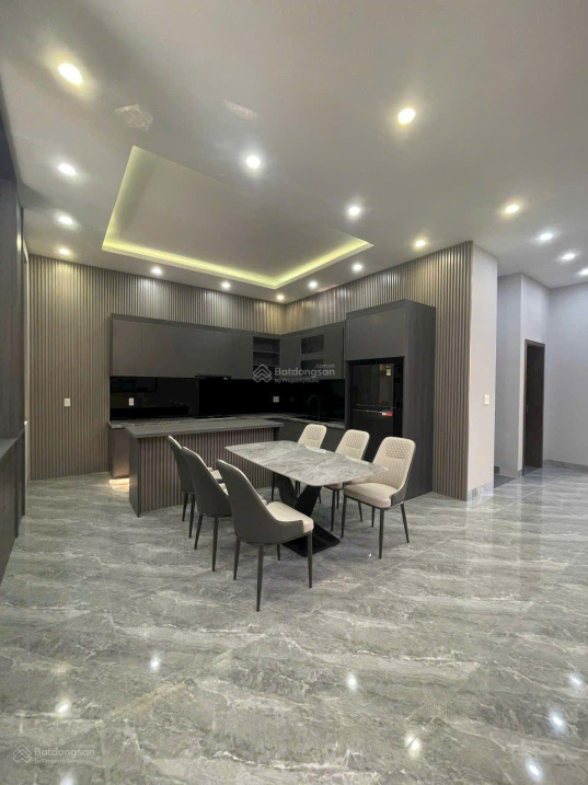 Modern 5-Bedroom Villa with Designer Interior