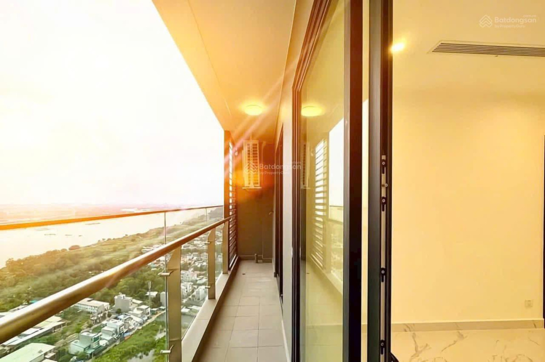 Modern Vinhomes Grand Park Apartment with City Views