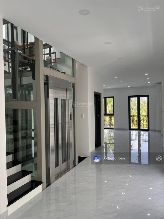 Riverside Villa in Vinhomes District 9