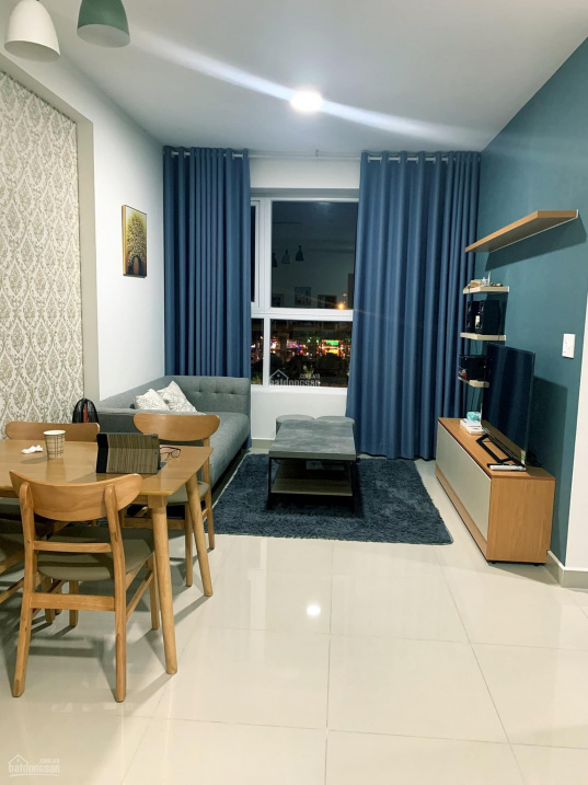 Modern 2-bedroom apartment with designer interior