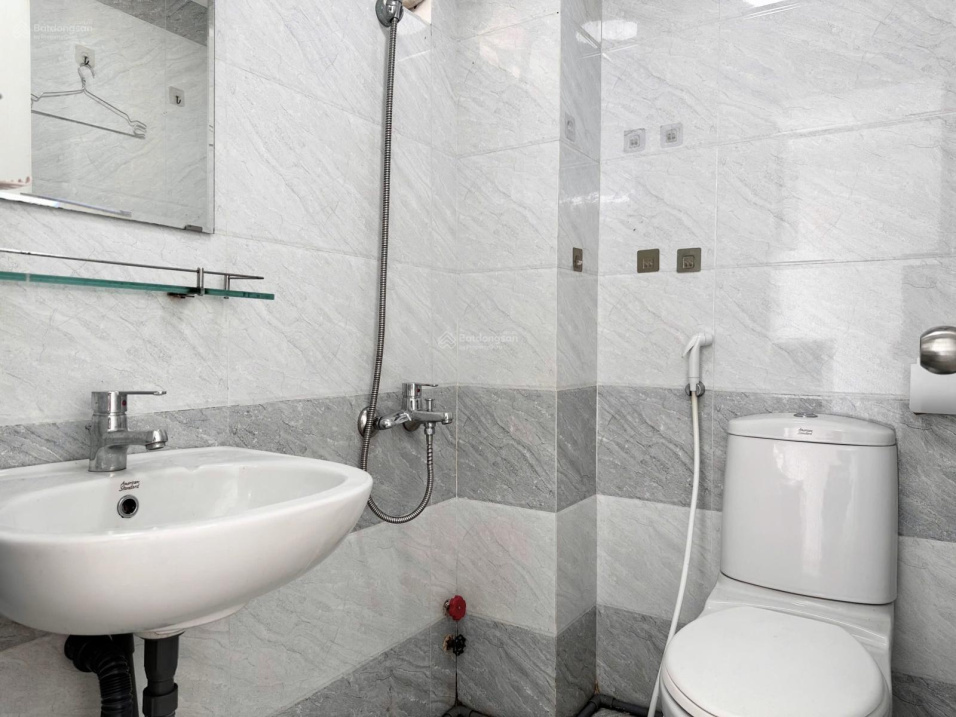 Modern Studio with Elevator in Secure Building
