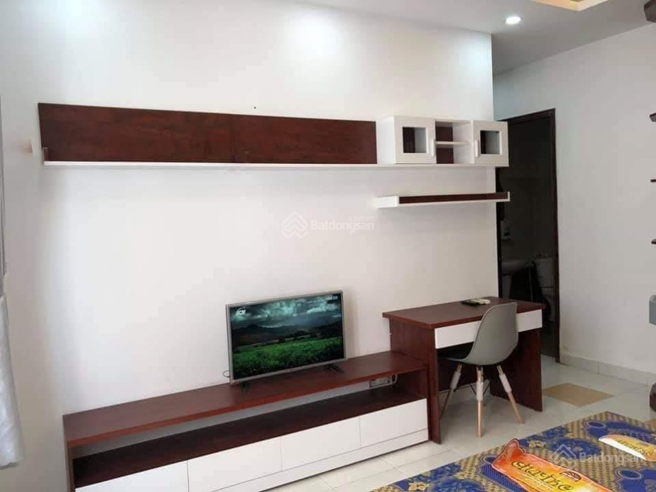 Modern 2-Bedroom Apartment Near Nguyen Hue Street