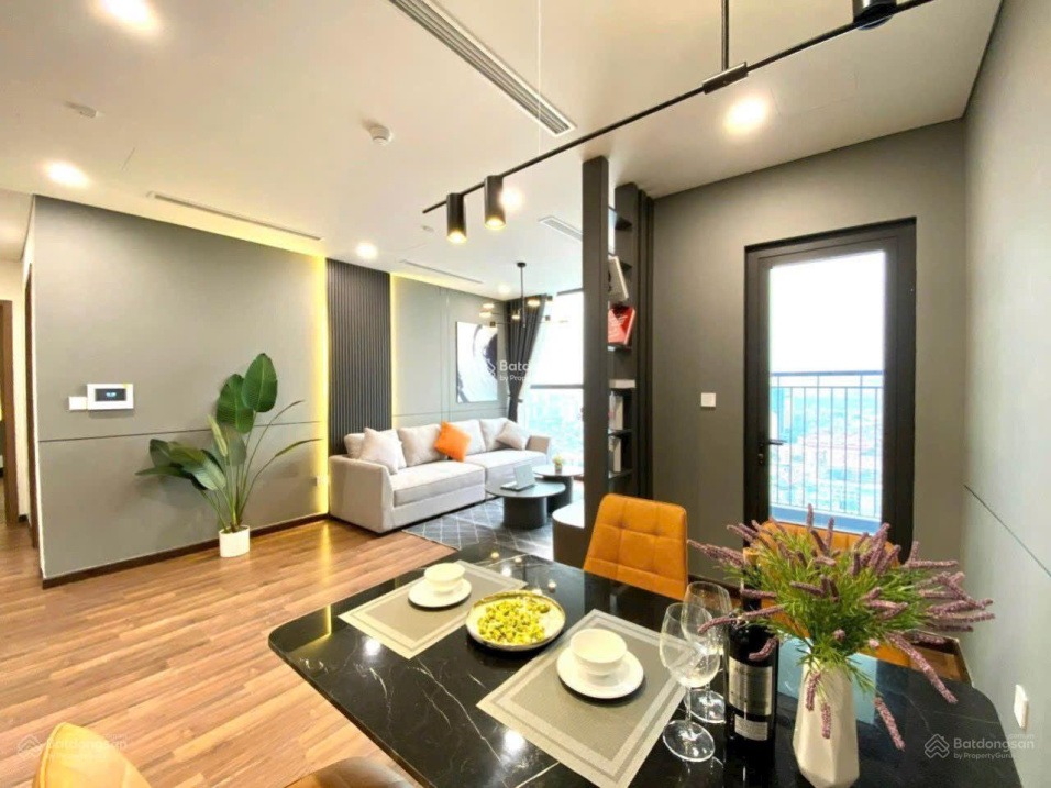 Modern 2BR Apartment with City View