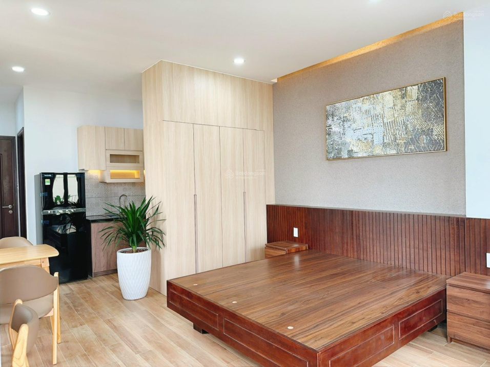 Luxury Service Apartment Near Dam Sen Park
